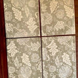 WEDGWOOD 4 placemats - NWOT Pea Green Damask